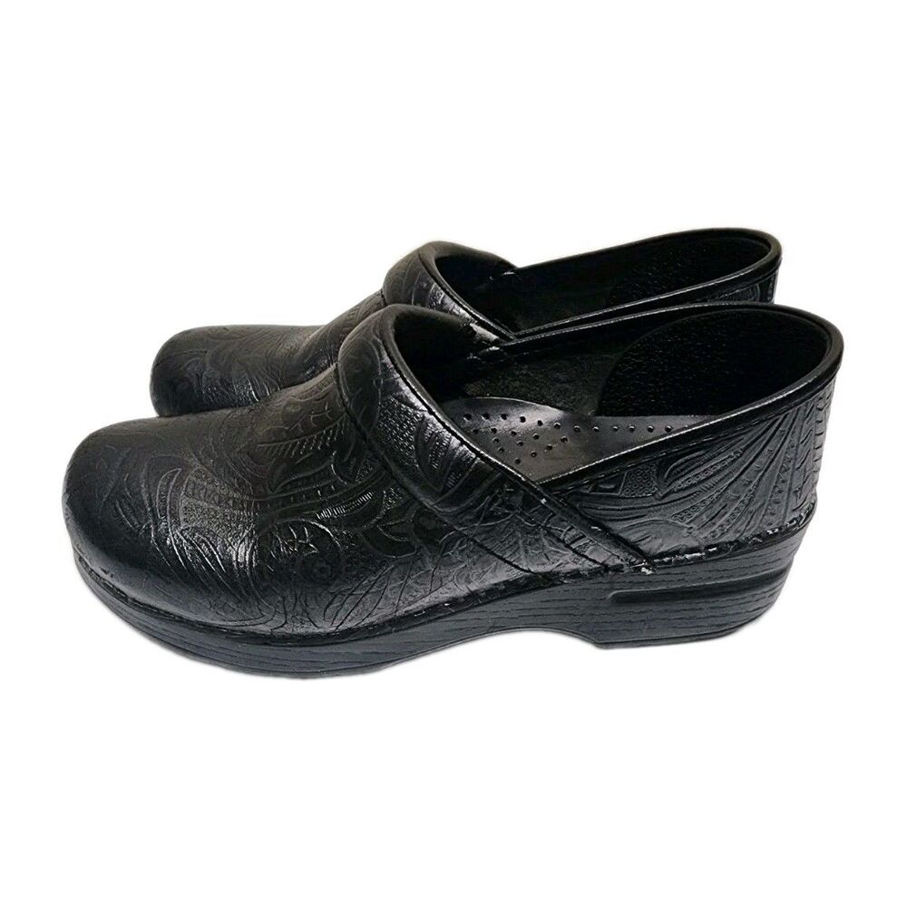 Dansko Clogs 39 EU Womens size 8.5 Black Leather Tooled Slip On Professional